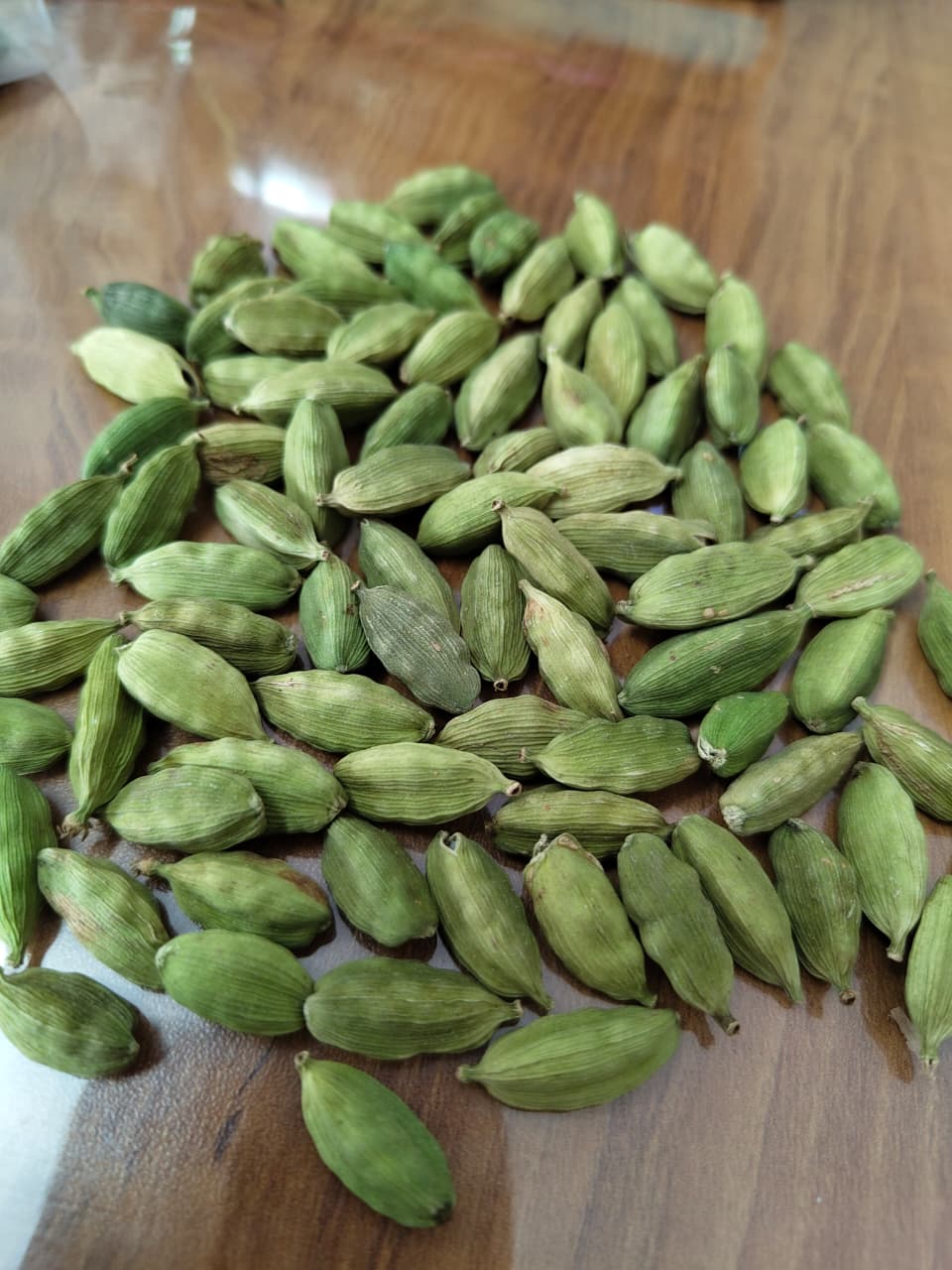 Green Cardamom 8.5+ mm